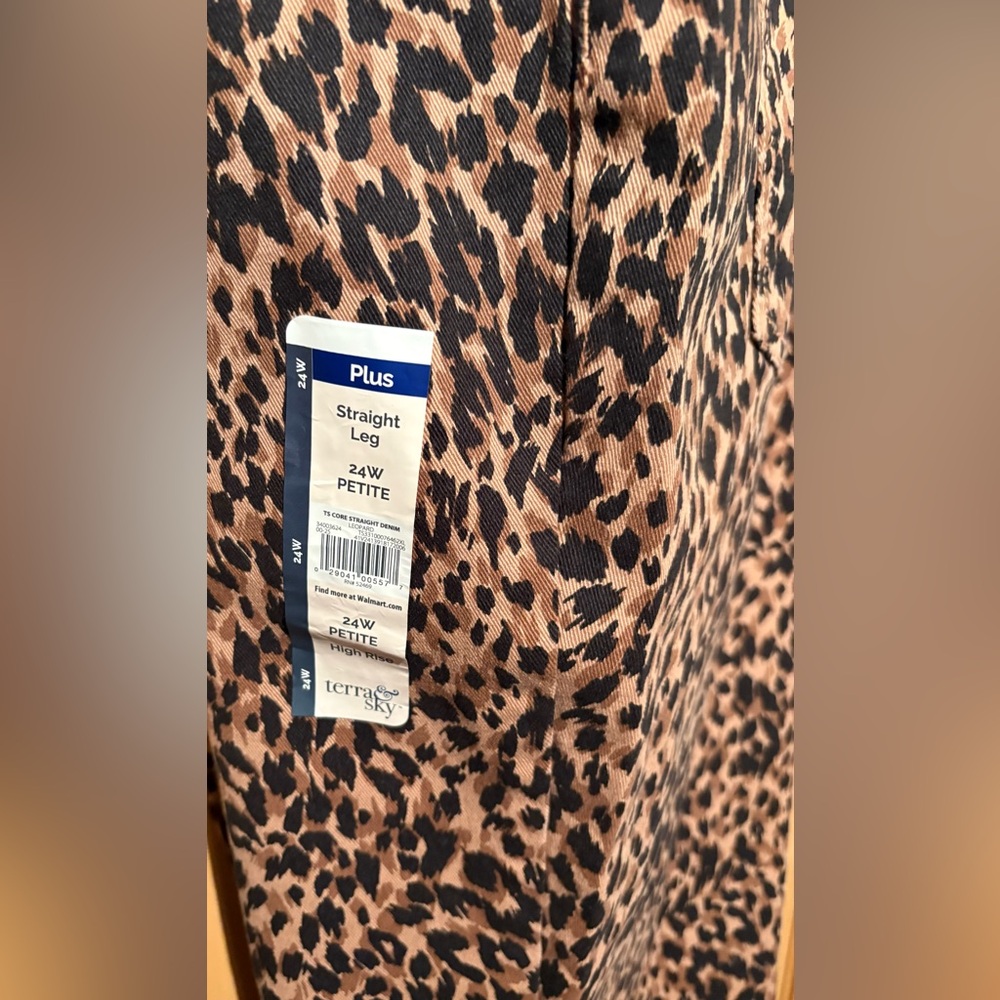 Terra & Sky Women's Plus Size Core Straight Leg Jeans Size 24 Petite NWT - Picture 3 of 4